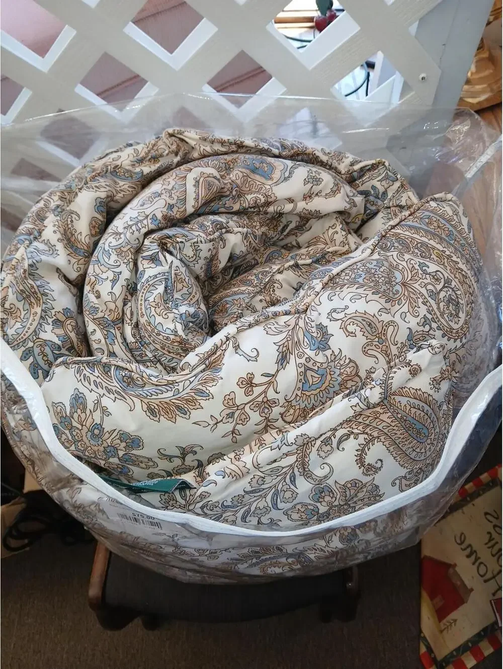 Ralph Lauren Elegant Paisley Print Comforter - King Size